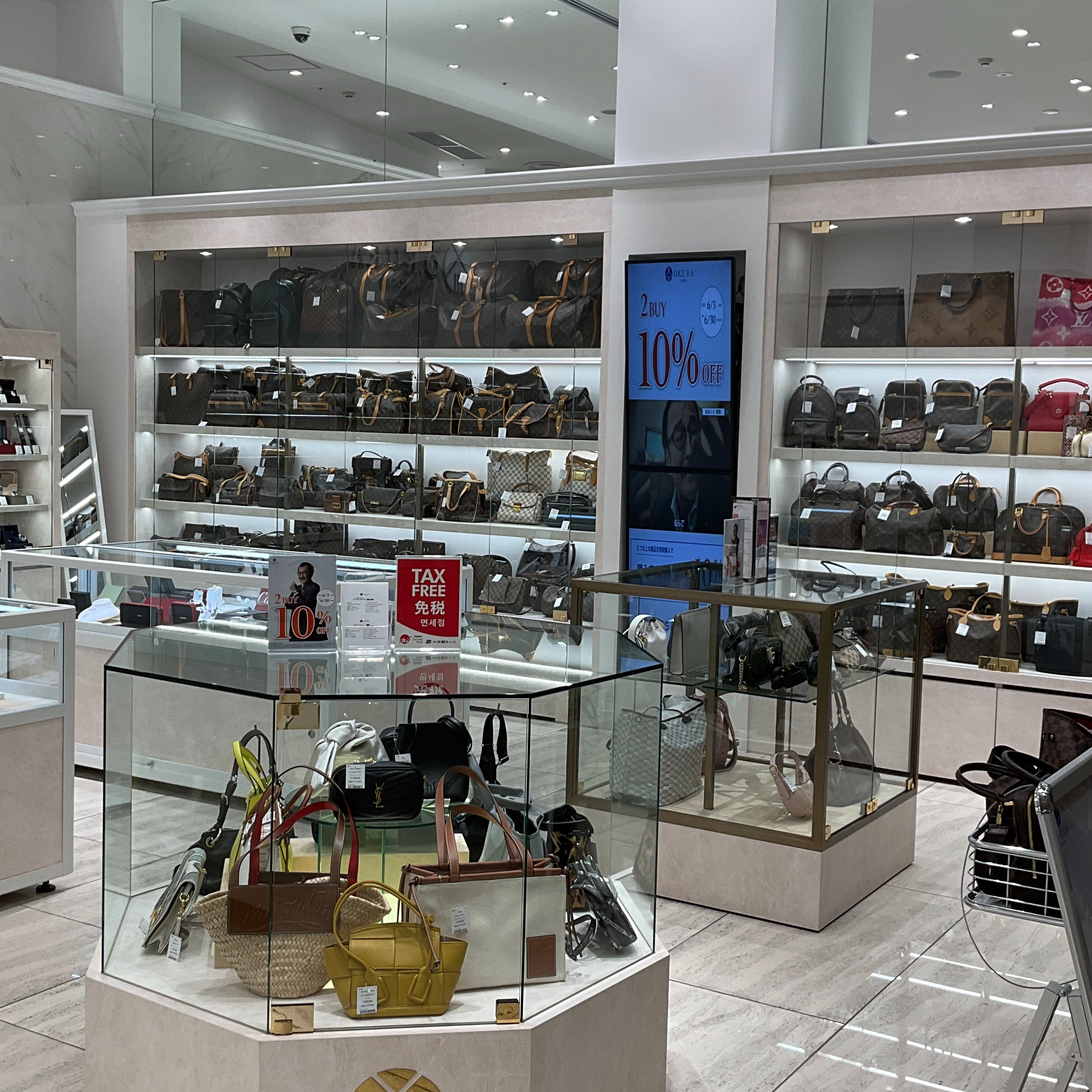 👜Louis Vuitton　大量展開はじめました👜